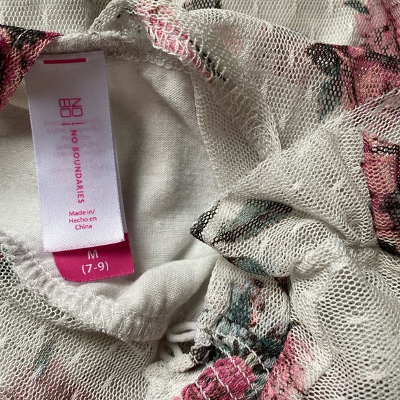 Lace high neck - Picture 4 of 4